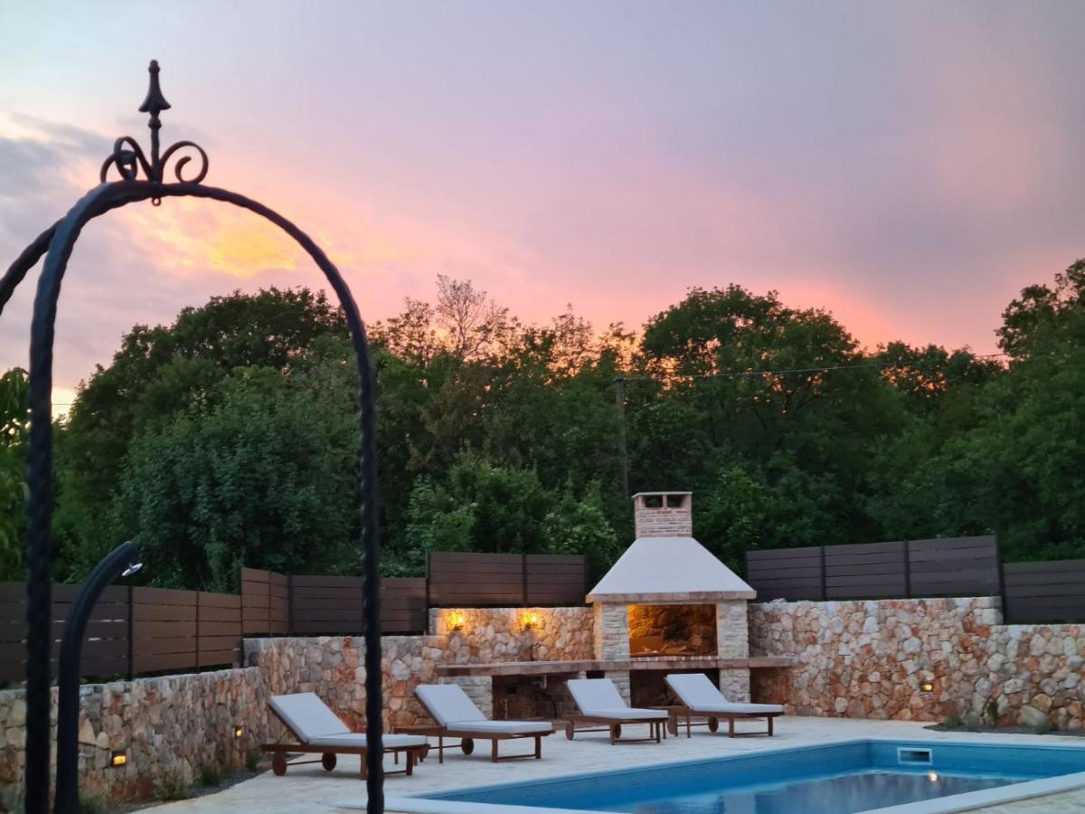 Villa Lulu Kamena Villa S Maslinikom Otok Krk Dobrinj Selo Gostinjac Krk Town Exterior photo
